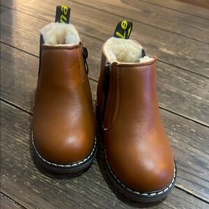 Toddler unisex boots